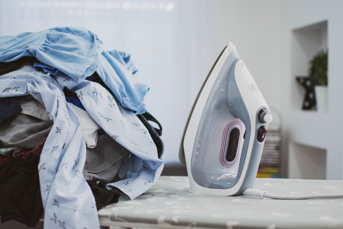 Żelazko bez regulacji temperatury – Czy warto? Test Braun TexStyle 9